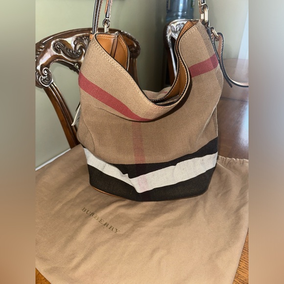 Burberry handbag brand new - Picture 8 of 8